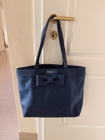 Handtasche Karl Lagerfeld dunkelblau mit Schleife 