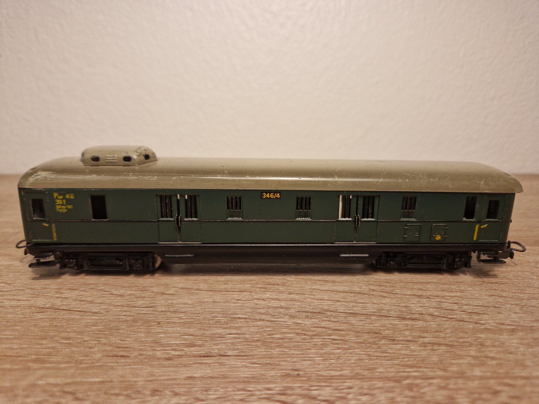 Märklin Modellini di ferrovie: Märklin 346/4 Wagon restauré H0 (2) – Usato da St-Aubin-Sauges venduto da Lo_Go 1