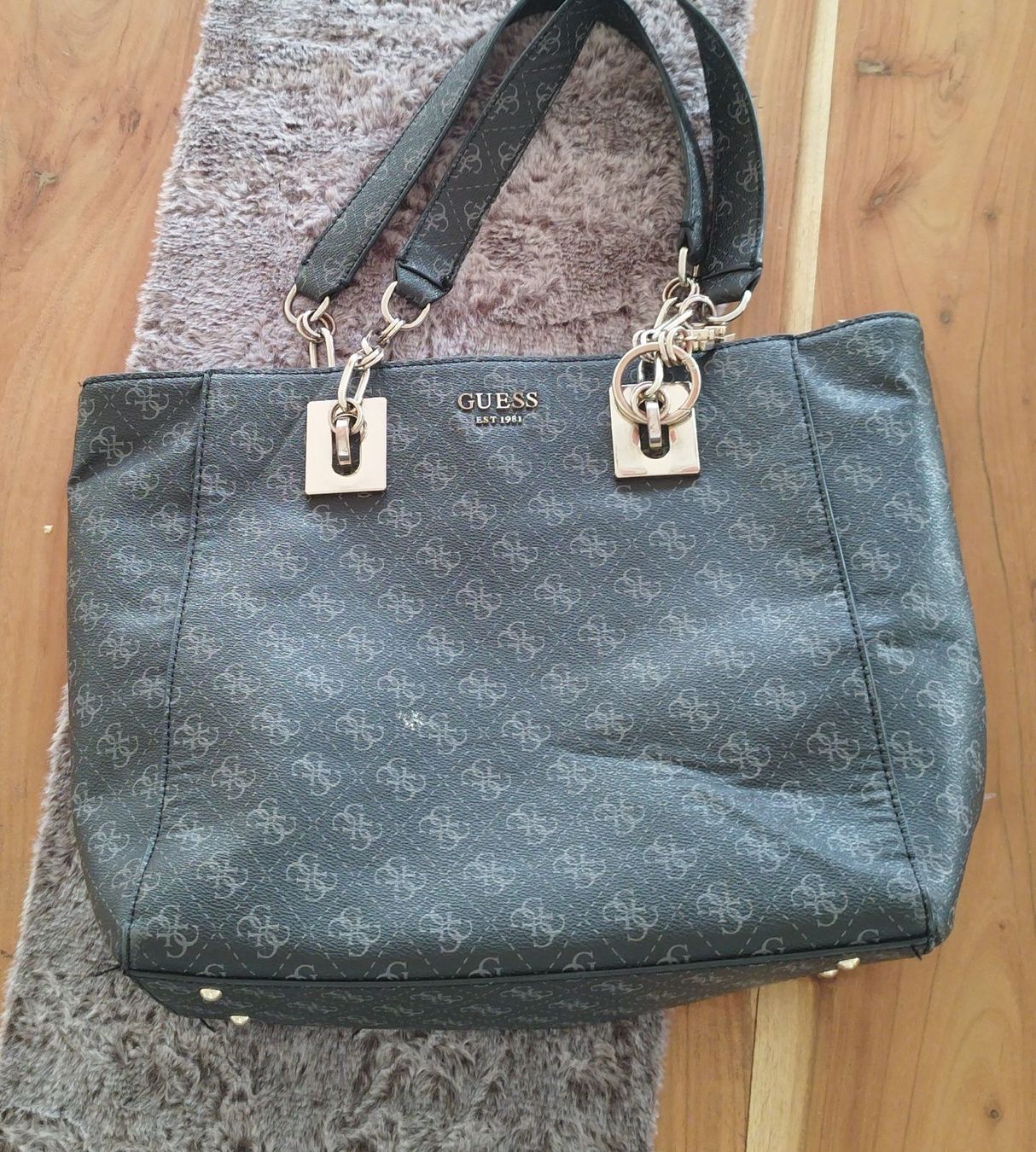 Guess Borse da donna: Elegante Guess Handtasche – Usato da Geroldswil venduto da TopFindsSwiss