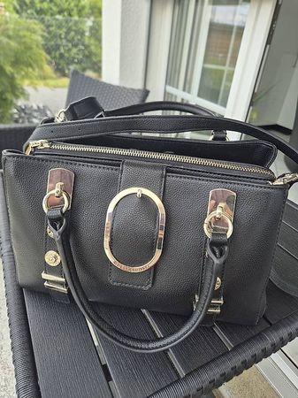 Guess Handtasche schwarz Leder neuwertig