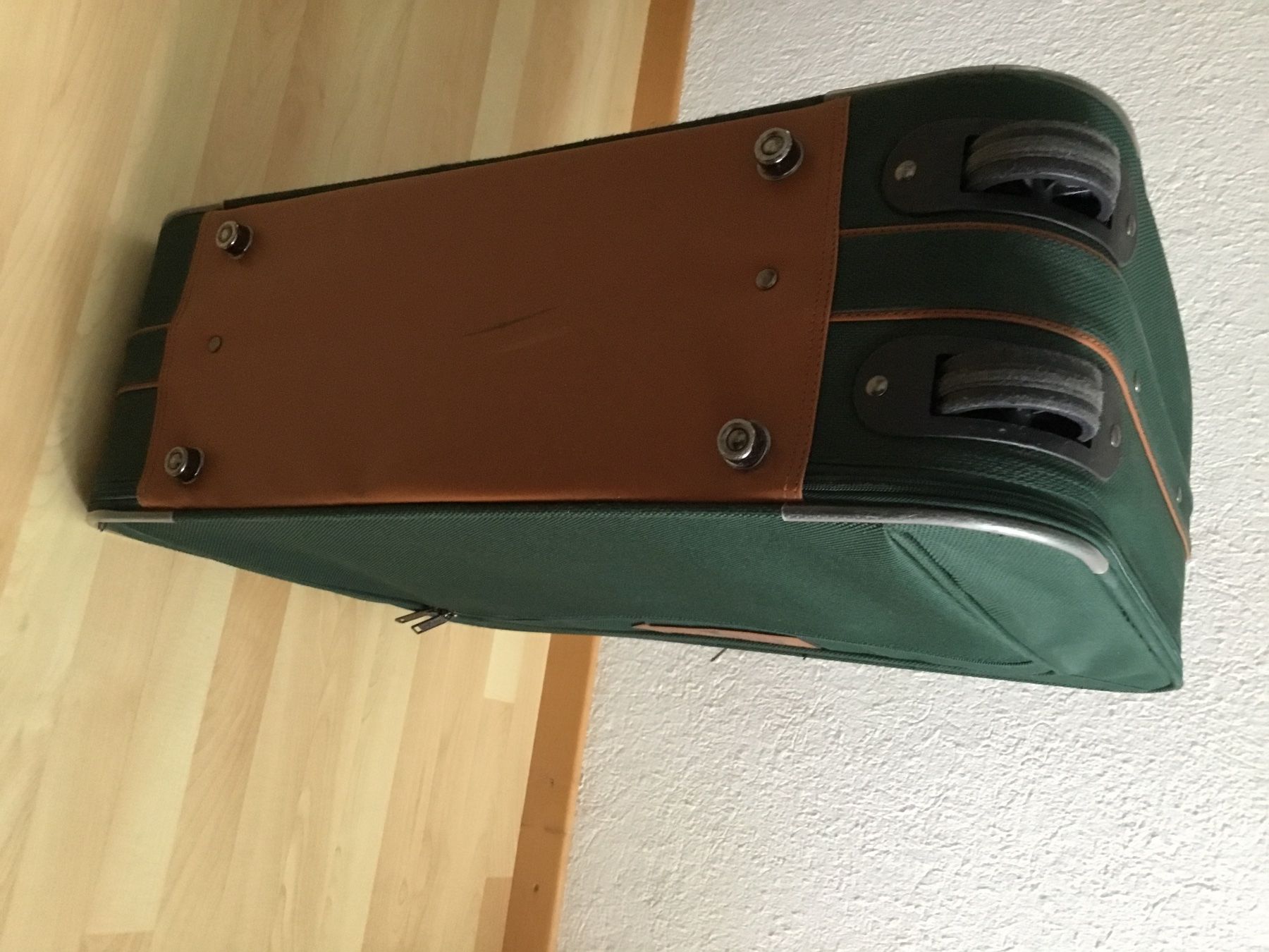 Valigie: Stabiler Pack Easy Koffer aus Stoff mit Rädchen – Nuovo (secondo la descrizione) da Chur venduto da nad_xr6y 3