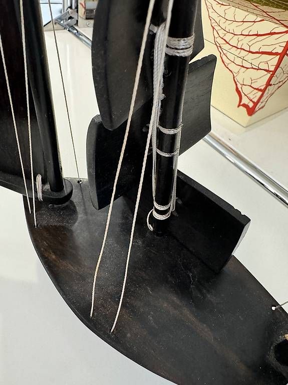 Sculture & Statue: Schiff aus Afrikanischen Ebenholz – Usato da Thalwil venduto da mpr 1