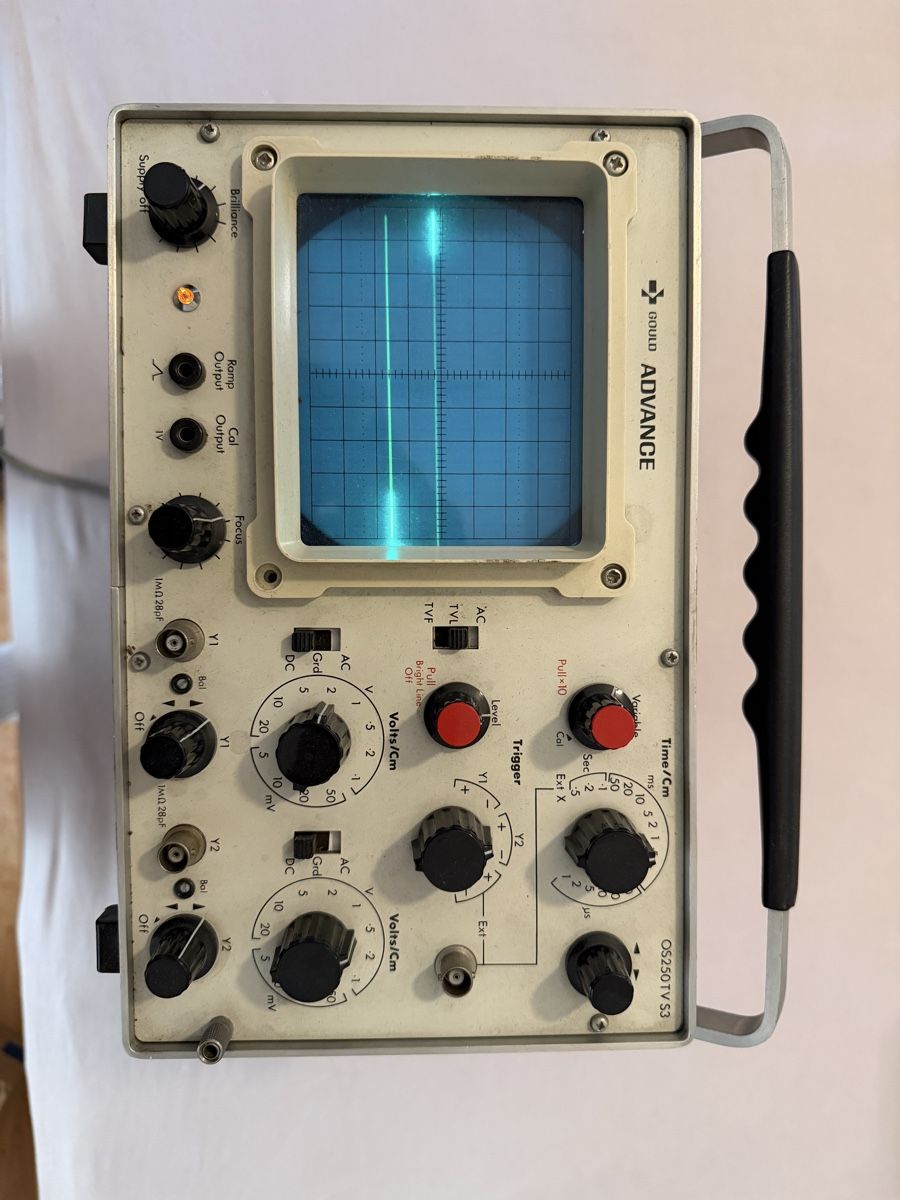 Misurare: Oszilloskop – Usato da Dänikon ZH venduto da pingu9797 1