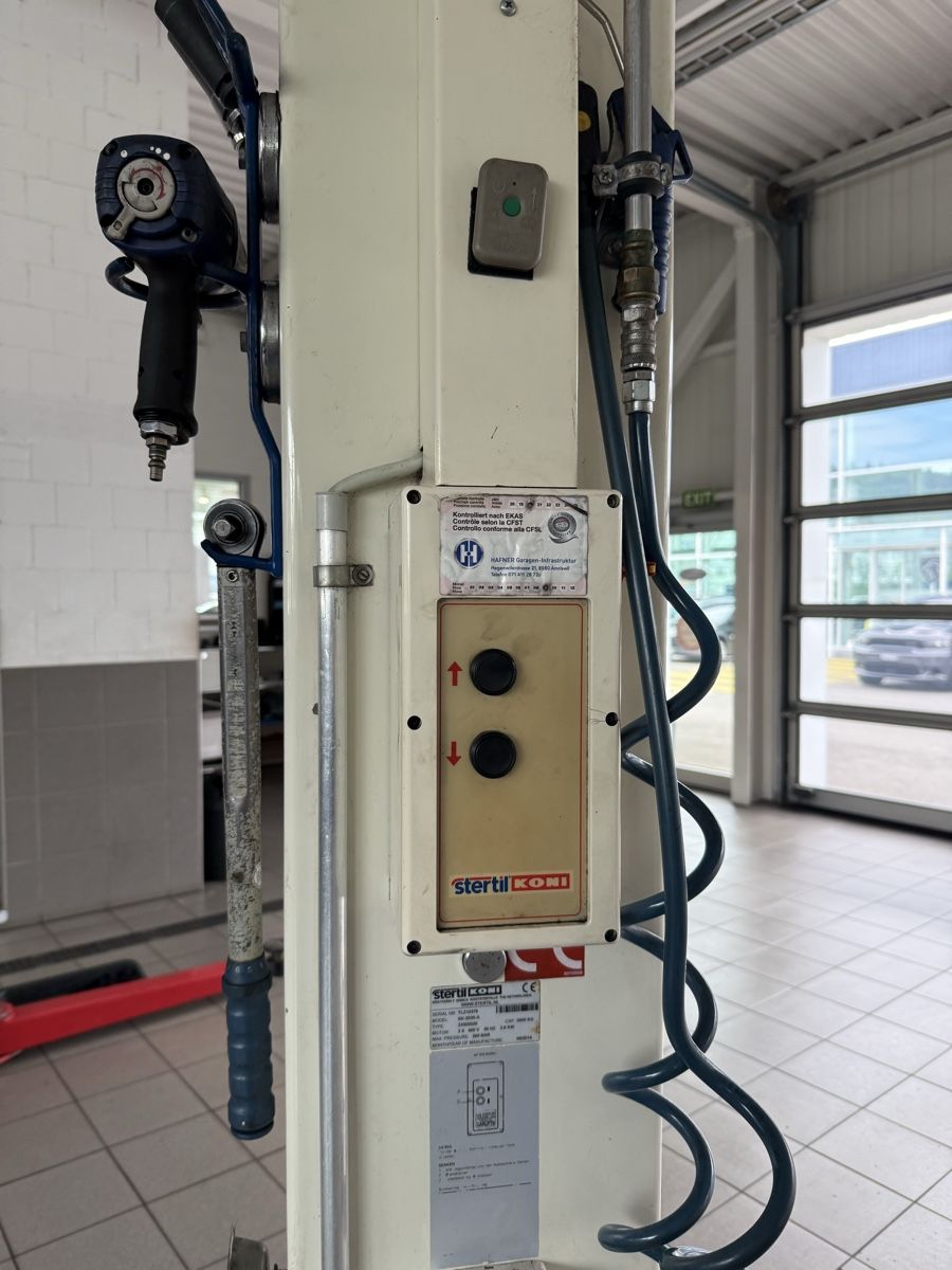 Piattaforme elevatrici & Crick: Autolift 3 Tonnen – Usato da Menziken venduto da Menziken2017 4