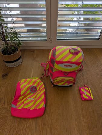 ergobag Schulrucksack-Set 3-teilig (Pink/Neon) – ab 1.–