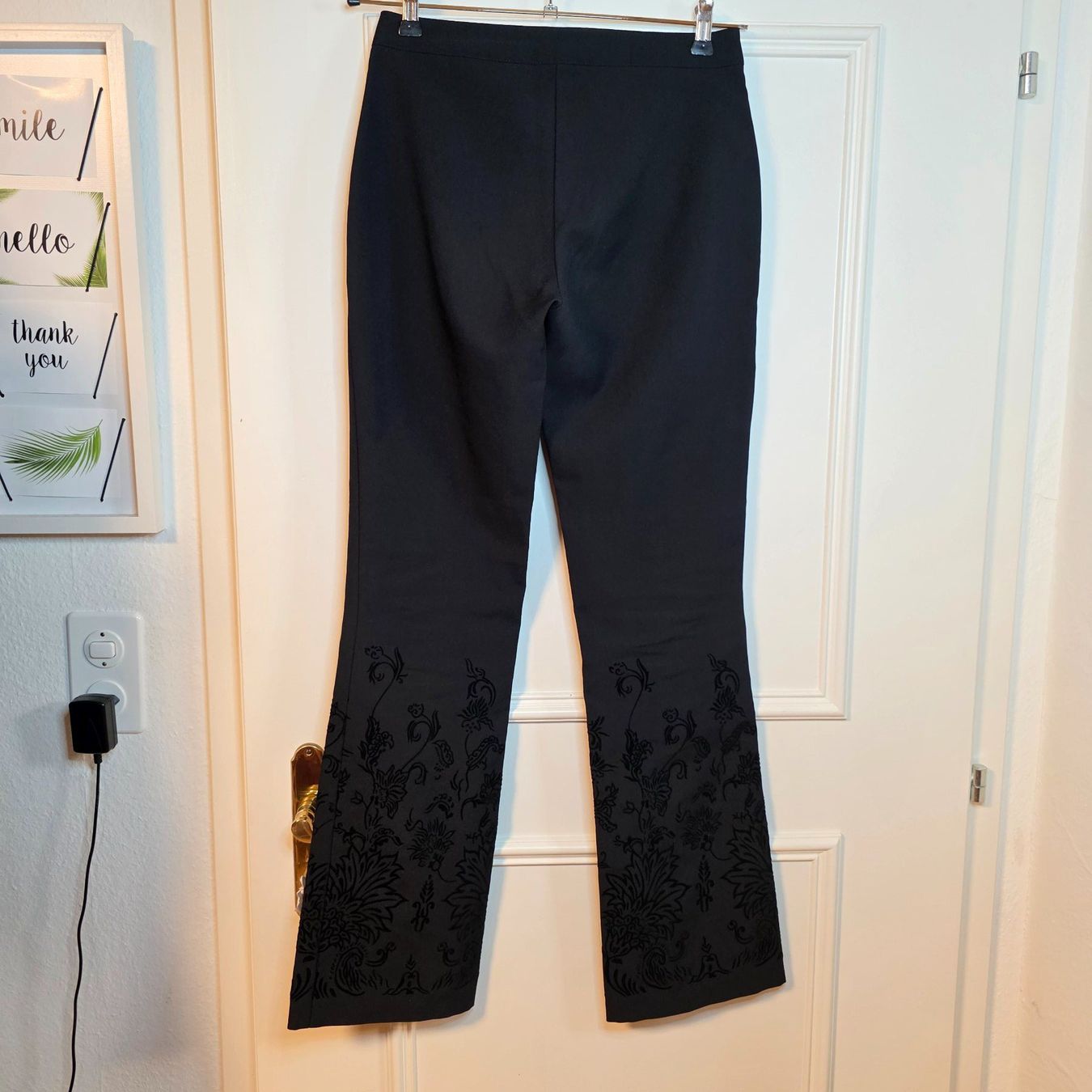 Hosen: Vintage Schlaghose Schwarz S Samt Muster Elegant – Gebraucht aus Wald ZH von CapLux 3