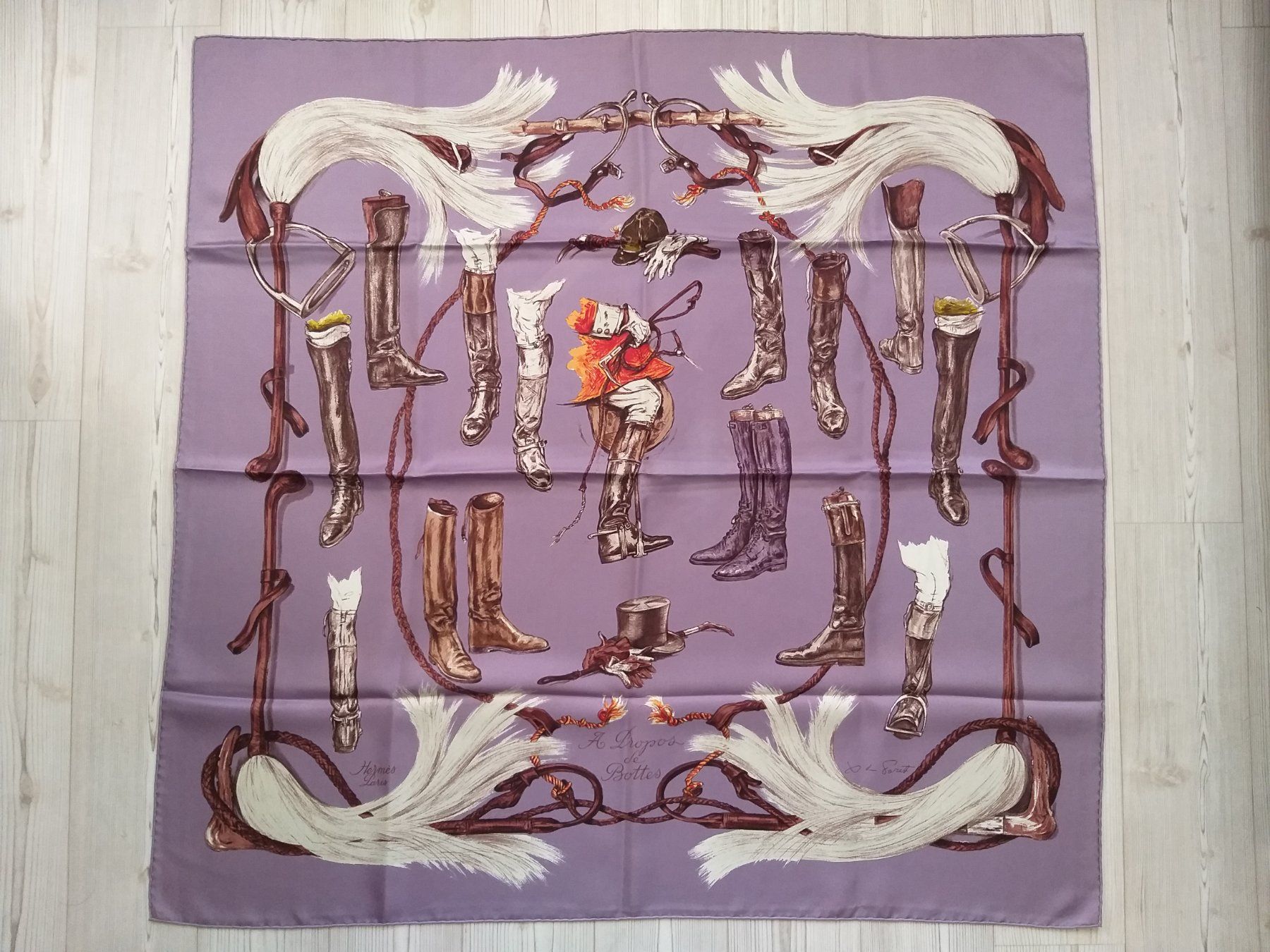 Hermès Foulard & Sciarpe: HERMES "A PROPOS DE BOTTES" CARRE 90 CM – Usato da Cossonay-Ville venduto da Les_1001_perles