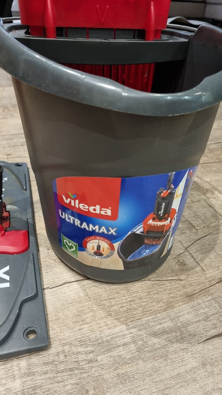 Vileda Altro in Apparecchi per la pulizia: Vileda Ultramax XL Bodenwischer Set mit Eimer gebraucht – Usato da Wolhusen venduto da mir_y8jx