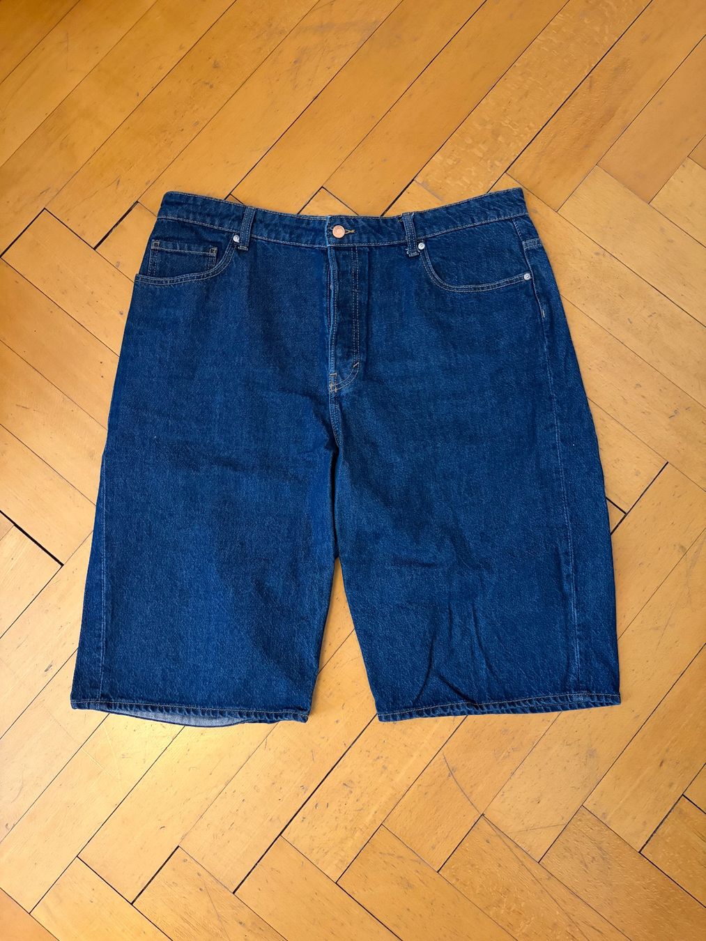 H&M Jeans: Kurze Jeans von H&M – Usato da Zürich venduto da mae_lle