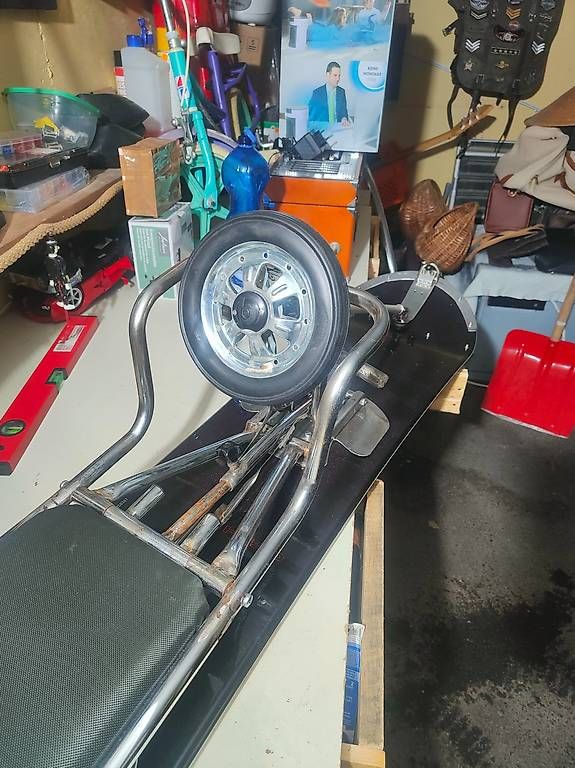 Tutti pezzi di ricambio auto: Slittino artigianale con sedile – Usato da Losone venduto da hcm_jvn8 2