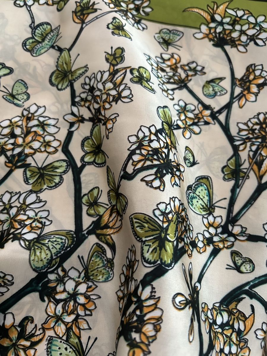 Foulards, Tücher & Schals: Halstuch mit Schmetterlingen – Neu (gemäss Beschreibung) aus Hofstetten SO von Treasurefinds 2
