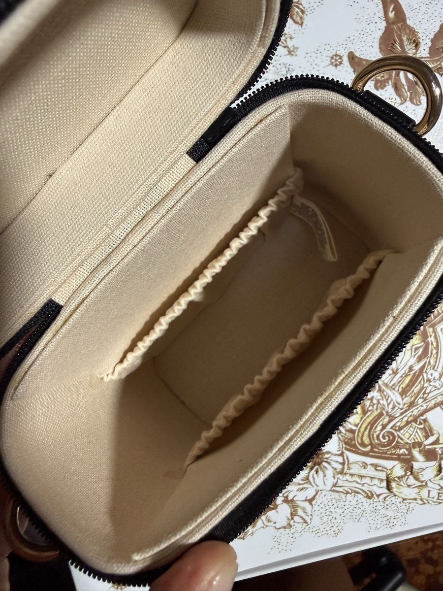 Chanel Borse: Chanel Summer 2026 Limited Edition Vanity – Nuovo e nell'imballaggio originale da Luzern venduto da sas_r89l 4