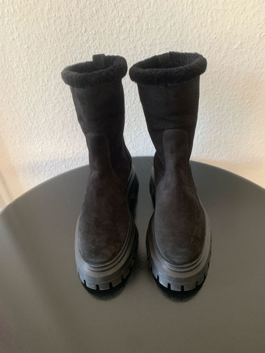 Stuart Weitzman Scarpe da donna: Stuart Weitzman: Exklusive Lammfell-Stiefel, 37, NP $700 – Nuovo (secondo la descrizione) da Luzern venduto da designluzern 1