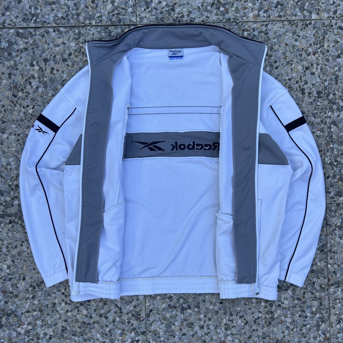 Reebok Vestes: Vintage Reebok Track jacket  – D'occasion à brent par fukusapes 3