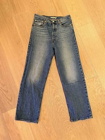 NEU levis jeans ribcage straight ankle 29