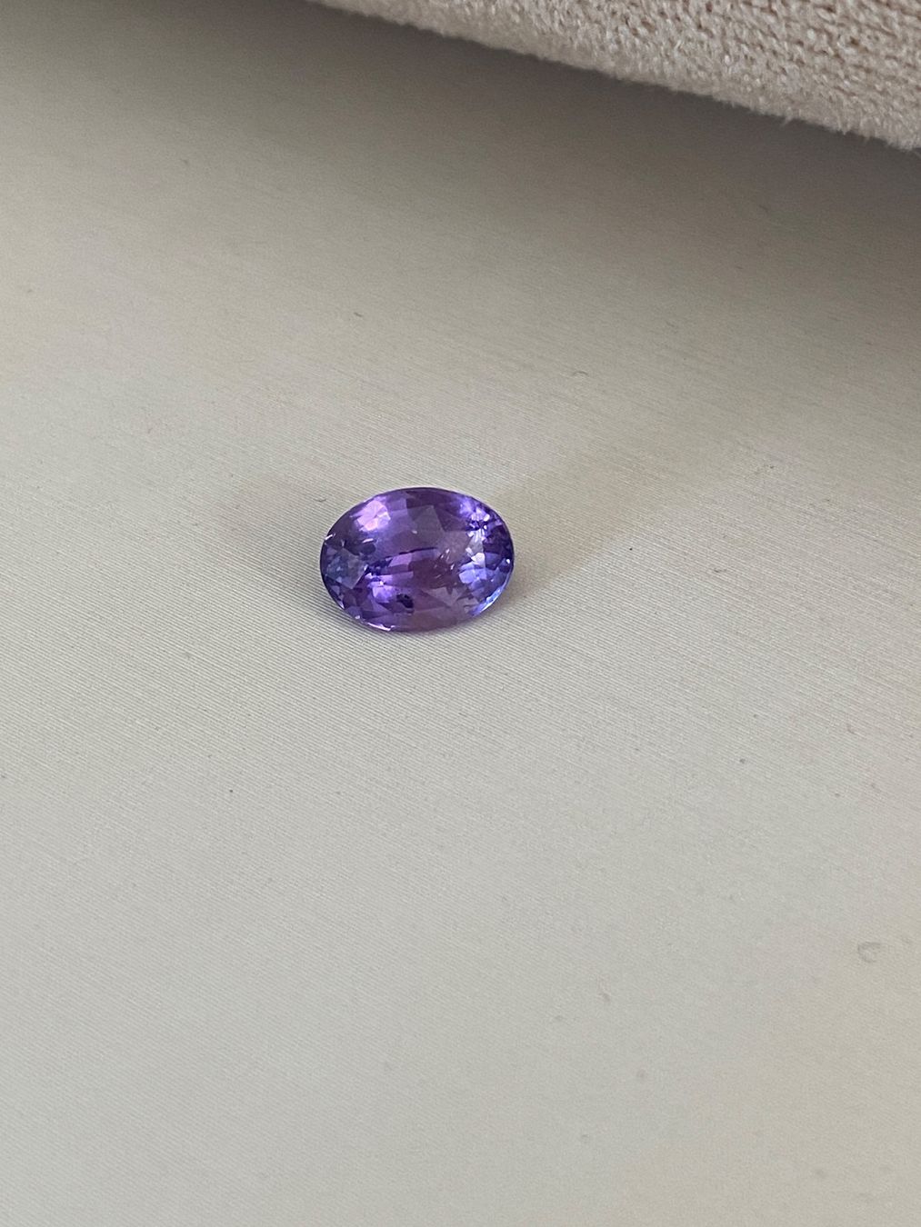 Pietre preziose: Sapphire 2.3 ct – Nuovo e nell'imballaggio originale da Sarnen venduto da catnini 1