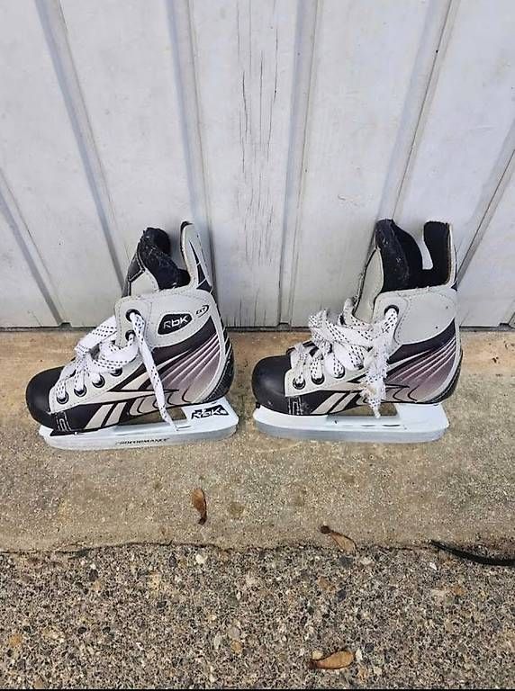 Patins à glace: Schlittschuhe – D'occasion à Schaffhausen par DrNo8088