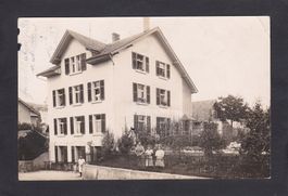alte Fotokarte Wohnhaus in AARBURG, 1913, belebt