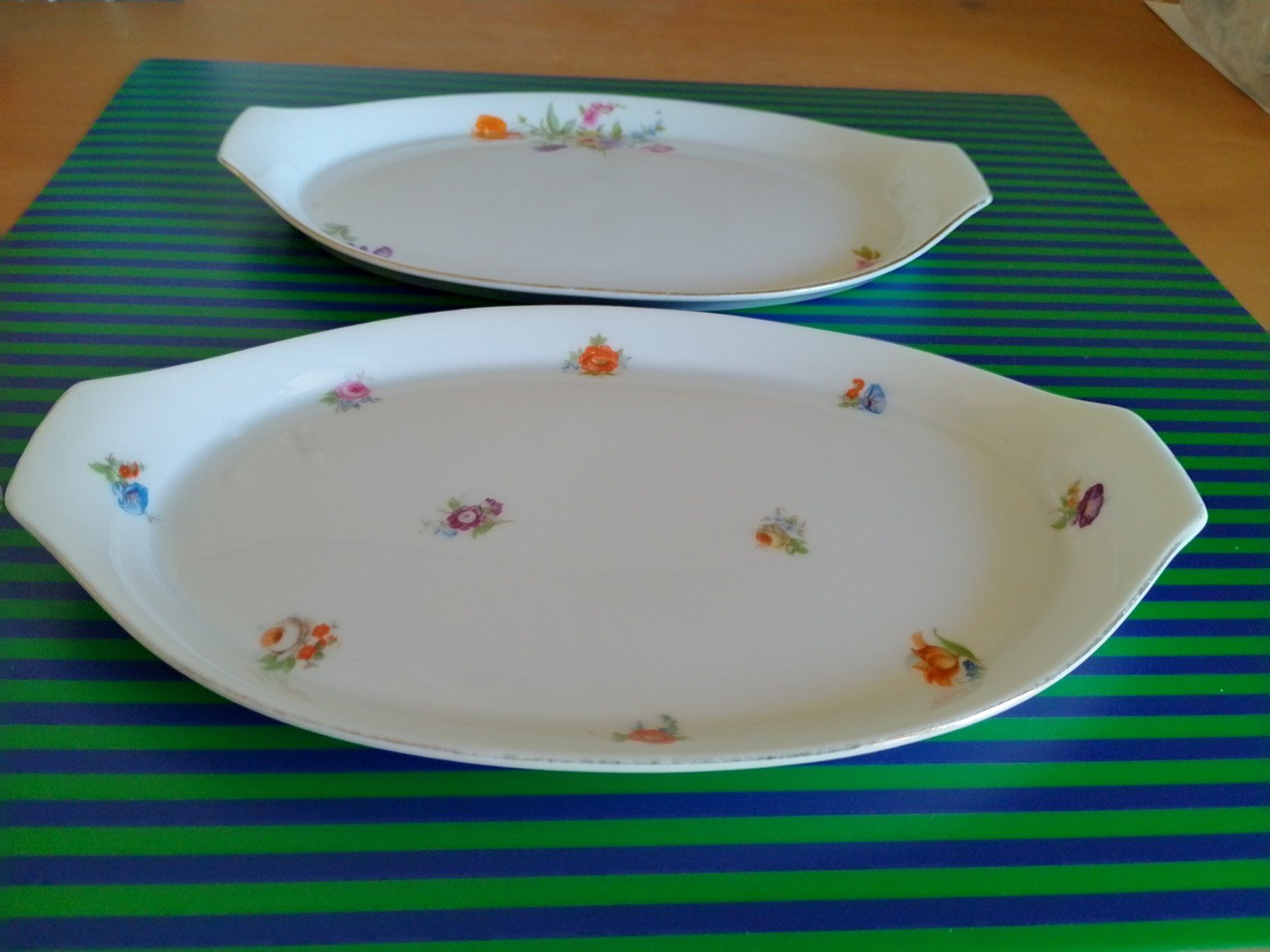 KPM Servierplatten: KPM 2x Serviertablett Schale Platte Blumenmuster Vintage !!! – Gebraucht aus Zürich von flora044 1
