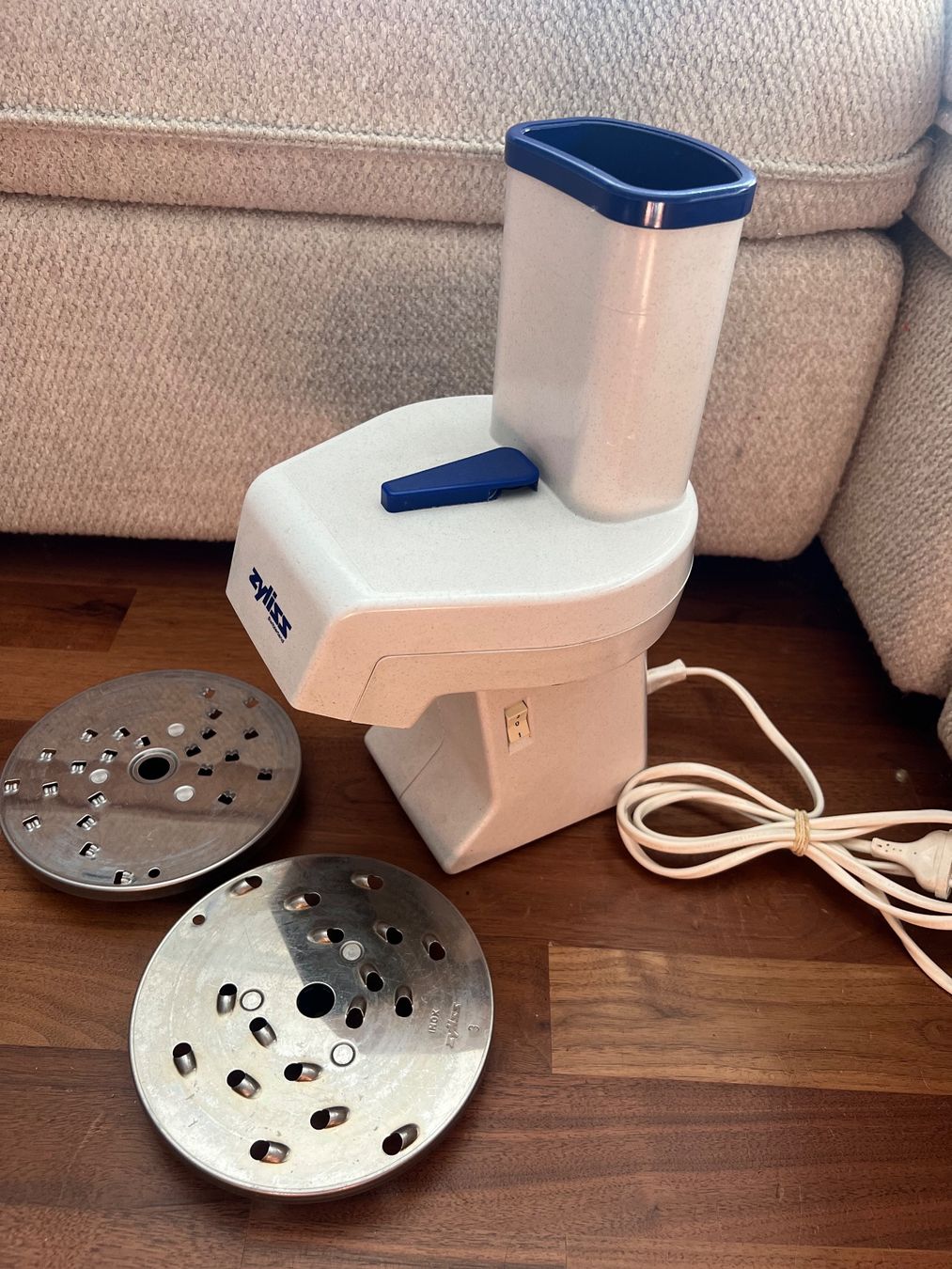 Zyliss Elettrodomestici da cucina: Zyliss  Gemüseschneider mit 2 x Scheiben Elektro – Usato da Jona venduto da Sariksa