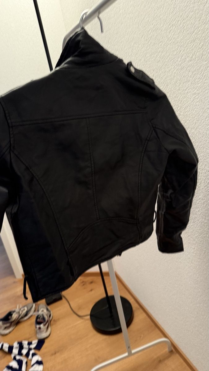 Bershka Giacche: Bershka Jacke in Leder-Optik, Gr. S – Usato da Gelterkinden venduto da teddywidder 2