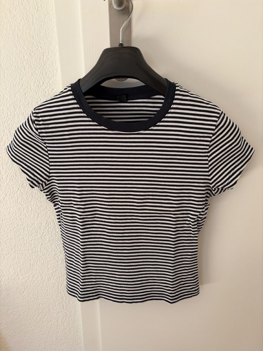 Top: Uniqlo gestreiftes Top – Usato da Oetwil am See venduto da ron_qw7r