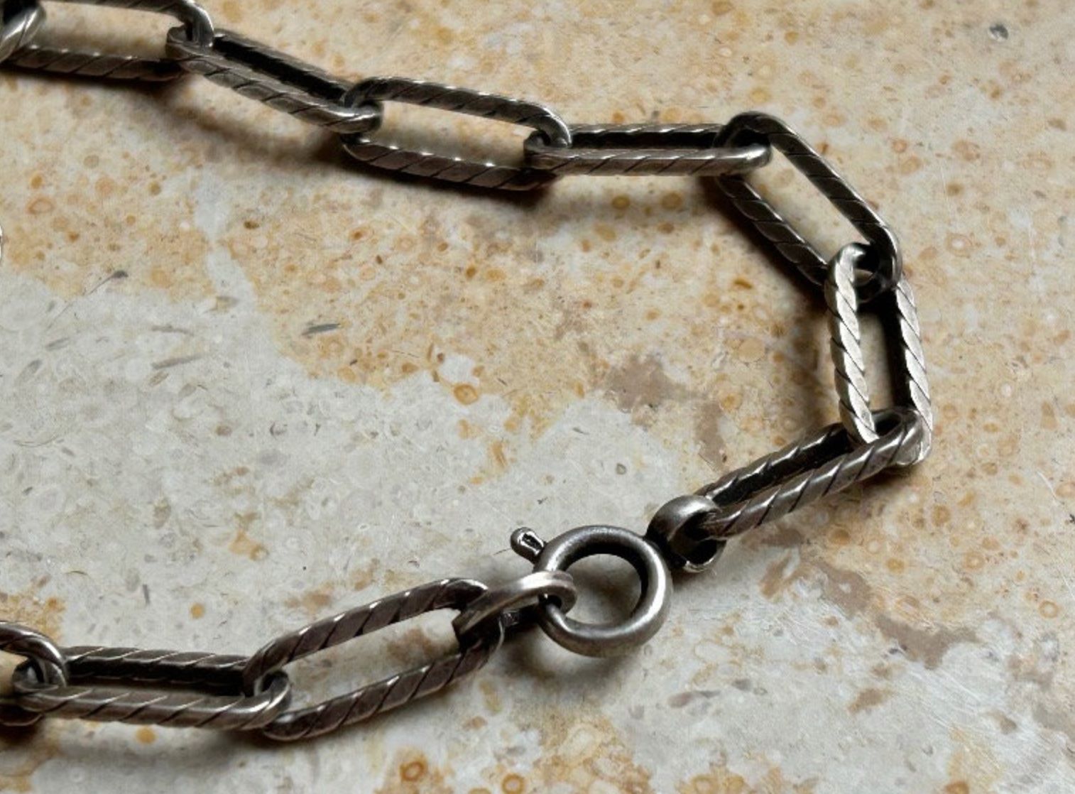 Bracciali & Braccialetti: Armband Punkig Chic Retro – Usato da Dittingen venduto da Bellevista 2