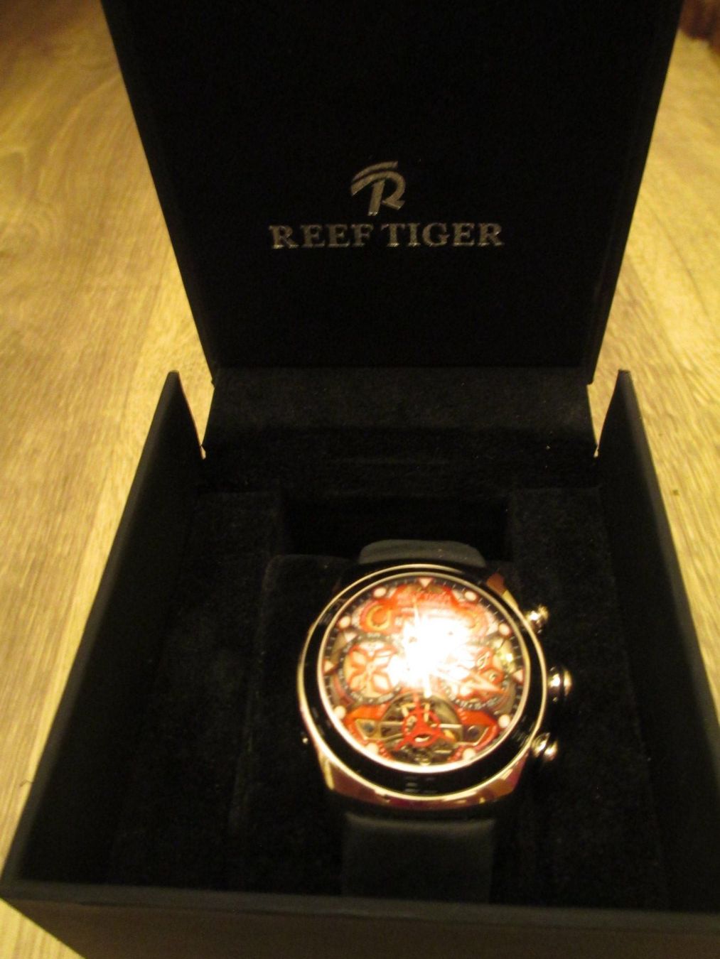 Orologi: Reef Tiger Uhr – Nuovo e nell'imballaggio originale da La Heutte venduto da franco029