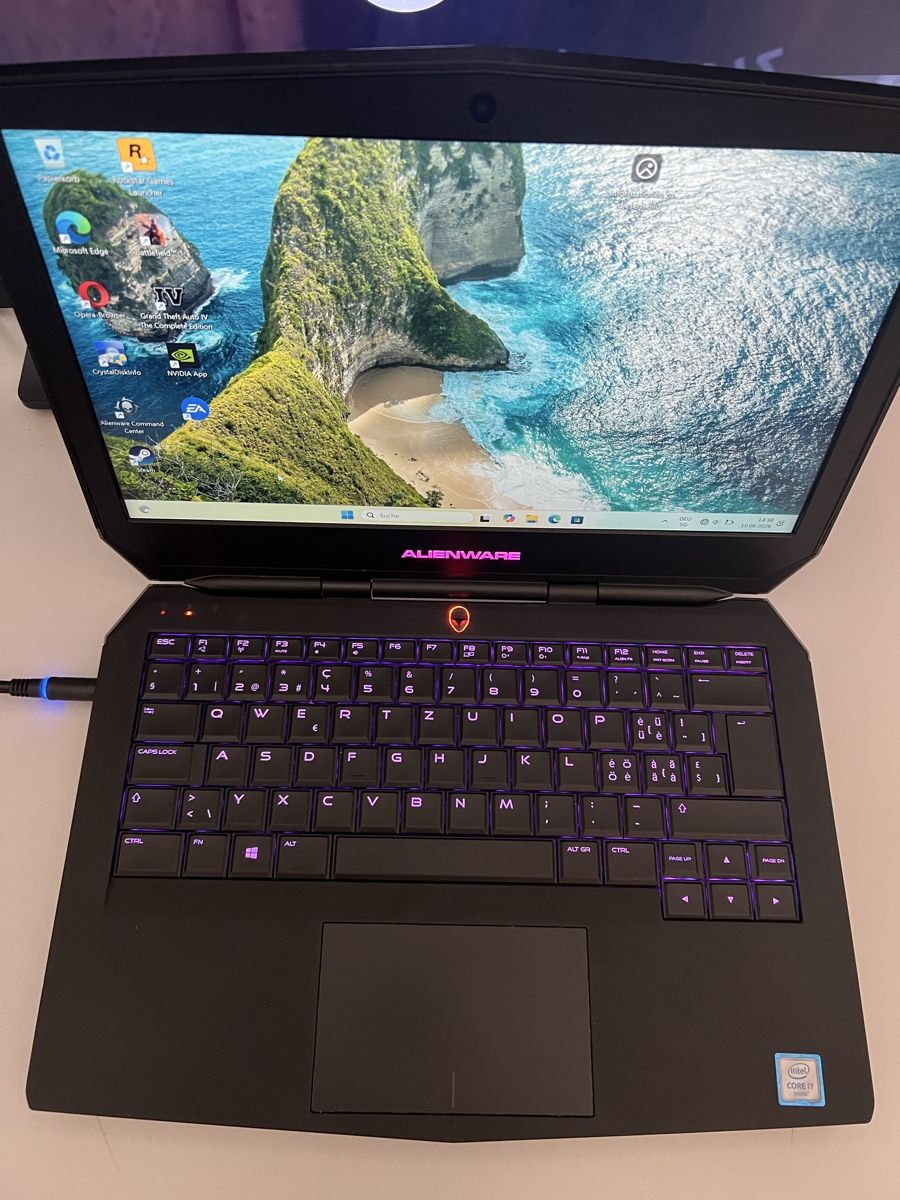 Alienware Notebooks: Alienware 13 R2 – Gebraucht aus Basel von zar_792n
