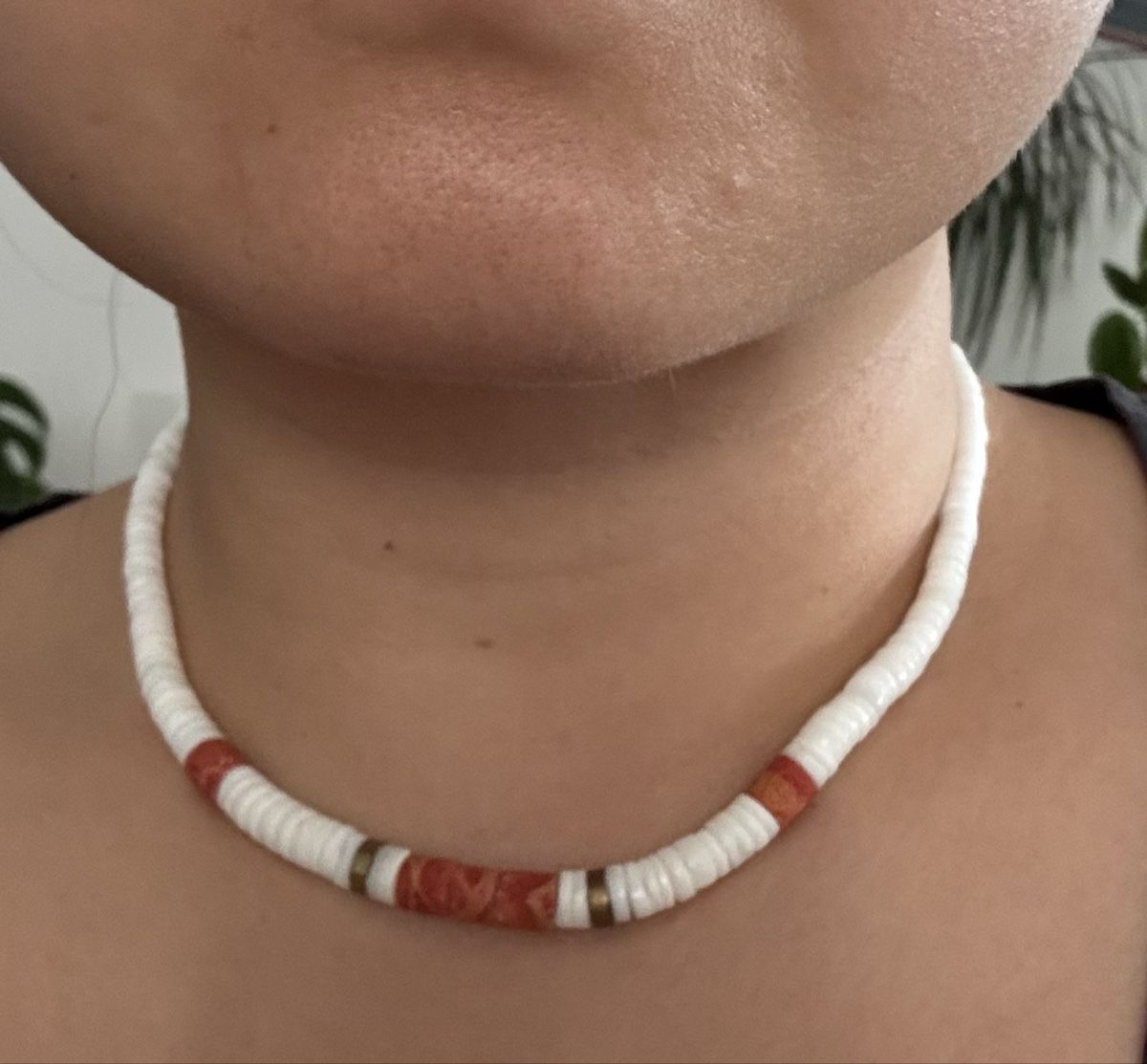 Catenine: Vintage pukka shell & stone necklace – Usato da Zürich venduto da kri_zhv2