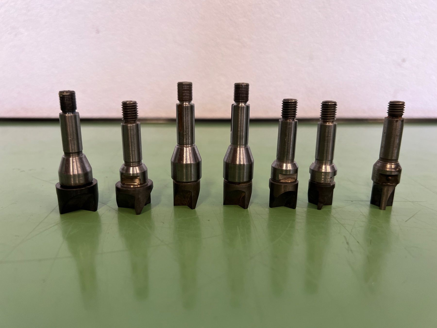 Alle Werkzeuge: Tasseaux portes-outils B8 – Gebraucht aus Aarberg von SNMachines 1