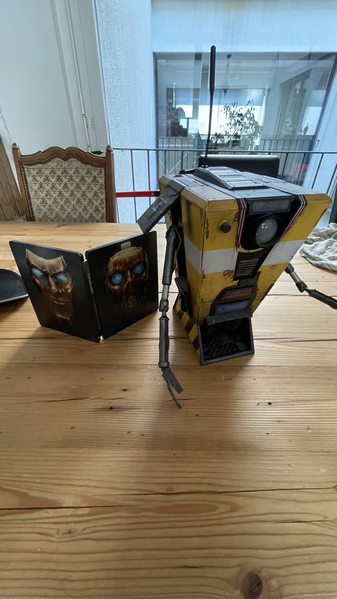 Jouets: Borderlands Claptrap Roboter – Défectueux à Zürich par Trash011 1