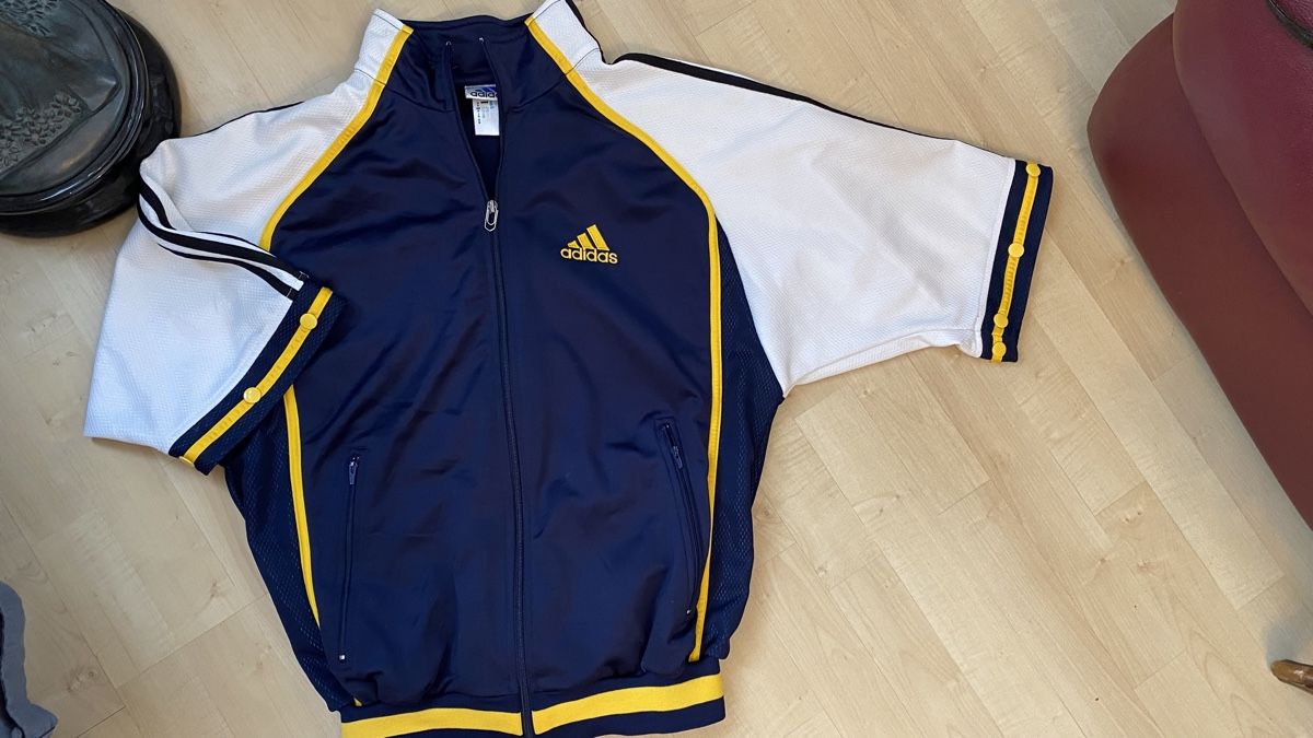 Adidas Jacken: Vintage Adidas Jacke – Gebraucht aus Obfelden von tan_9lj9 7