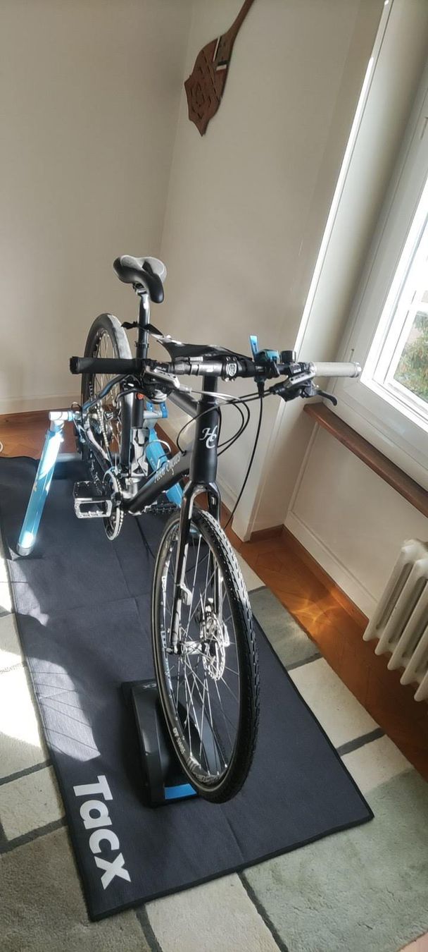 Tacx Hometrainer: Tacx Satori - Home trainer+accessoires+pneus – Gebraucht aus Lausanne von dam_chf5 2