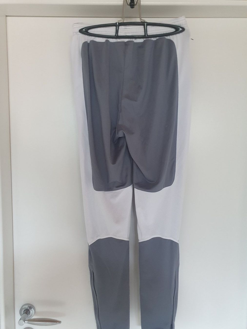 Nike Pantaloni: Jogging Nike® – Usato da Monthey venduto da gae_22w9 1