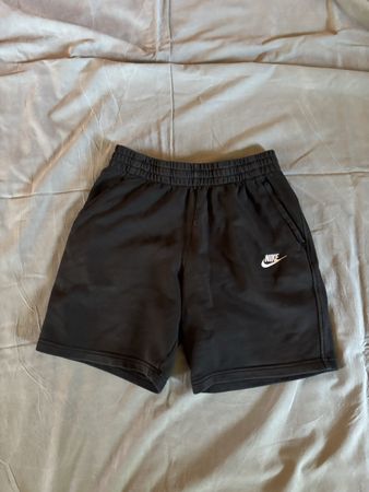 Nike Shorts schwarz KINDER Grösse XL 158-170 cm