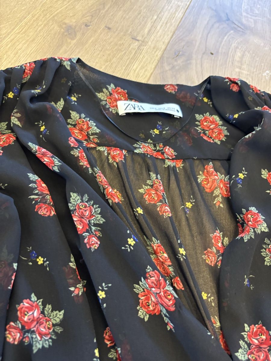 Zara Vestiti: Robe noire avec petites fleurs – Usato da Genève venduto da bha_jcf5 2