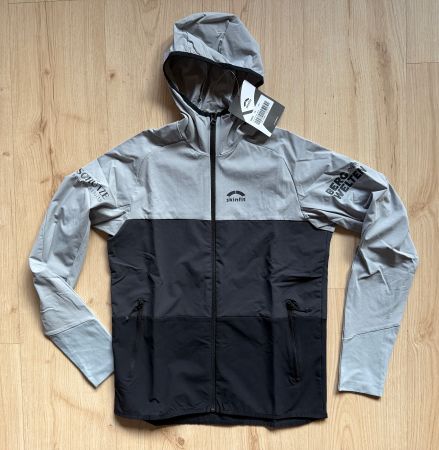 Fabrikneu: skinfit * Infinito Cimiano Jacke