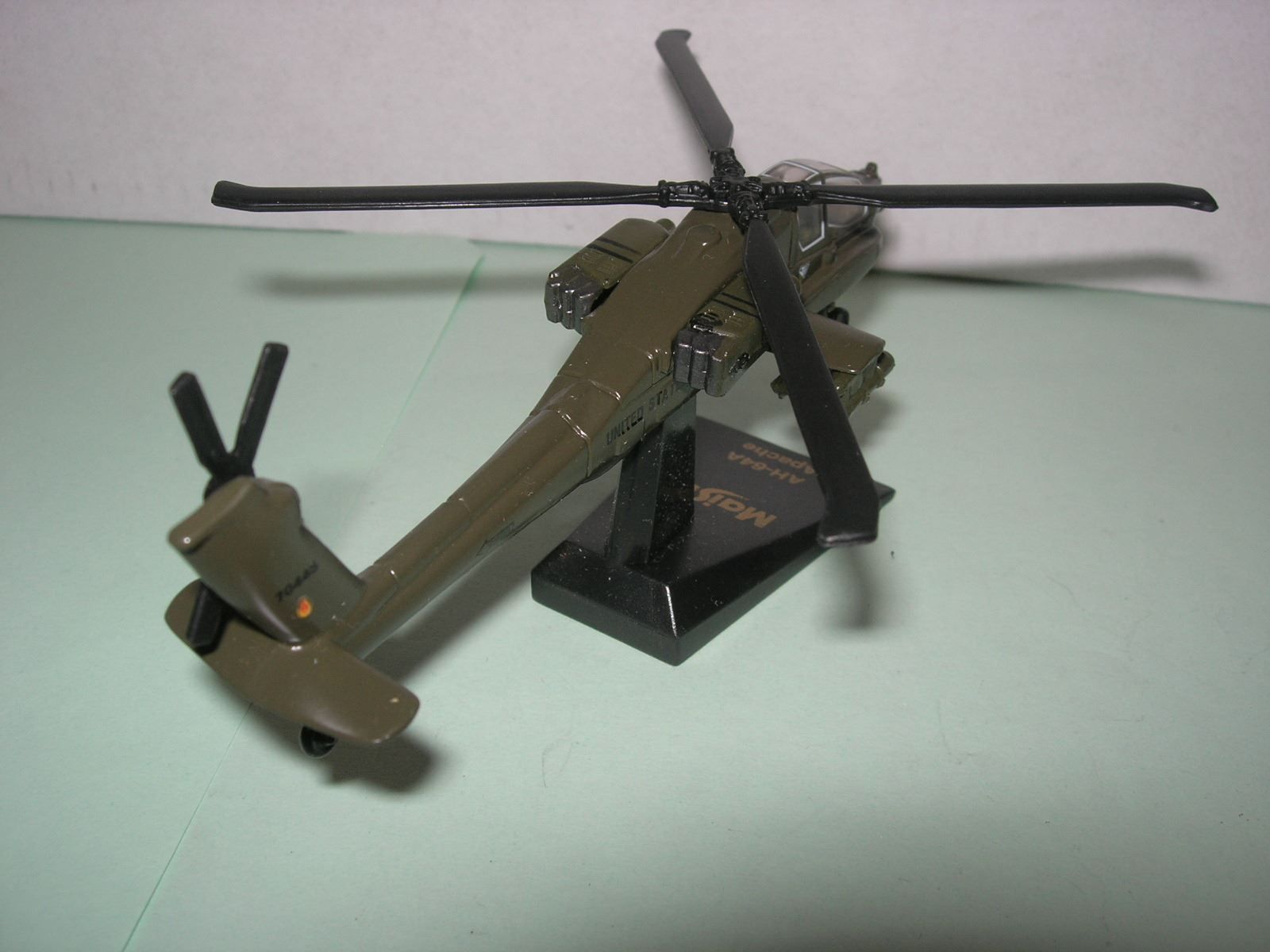 Maisto Kit di modellismo & Modellini statici: Helicopter AH-64A Apache ° Maisto 1:87 – Nuovo e nell'imballaggio originale da Hornussen venduto da Amw 2