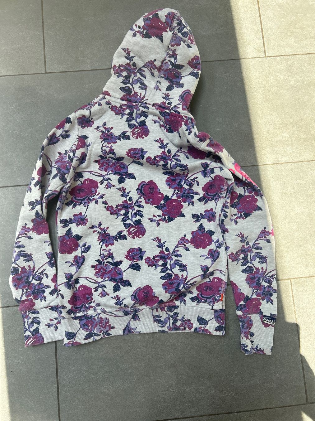 Pulls & Sweat-shirts: Kapuzenjacke Gr. M – D'occasion à Iseltwald par Waldisch 1
