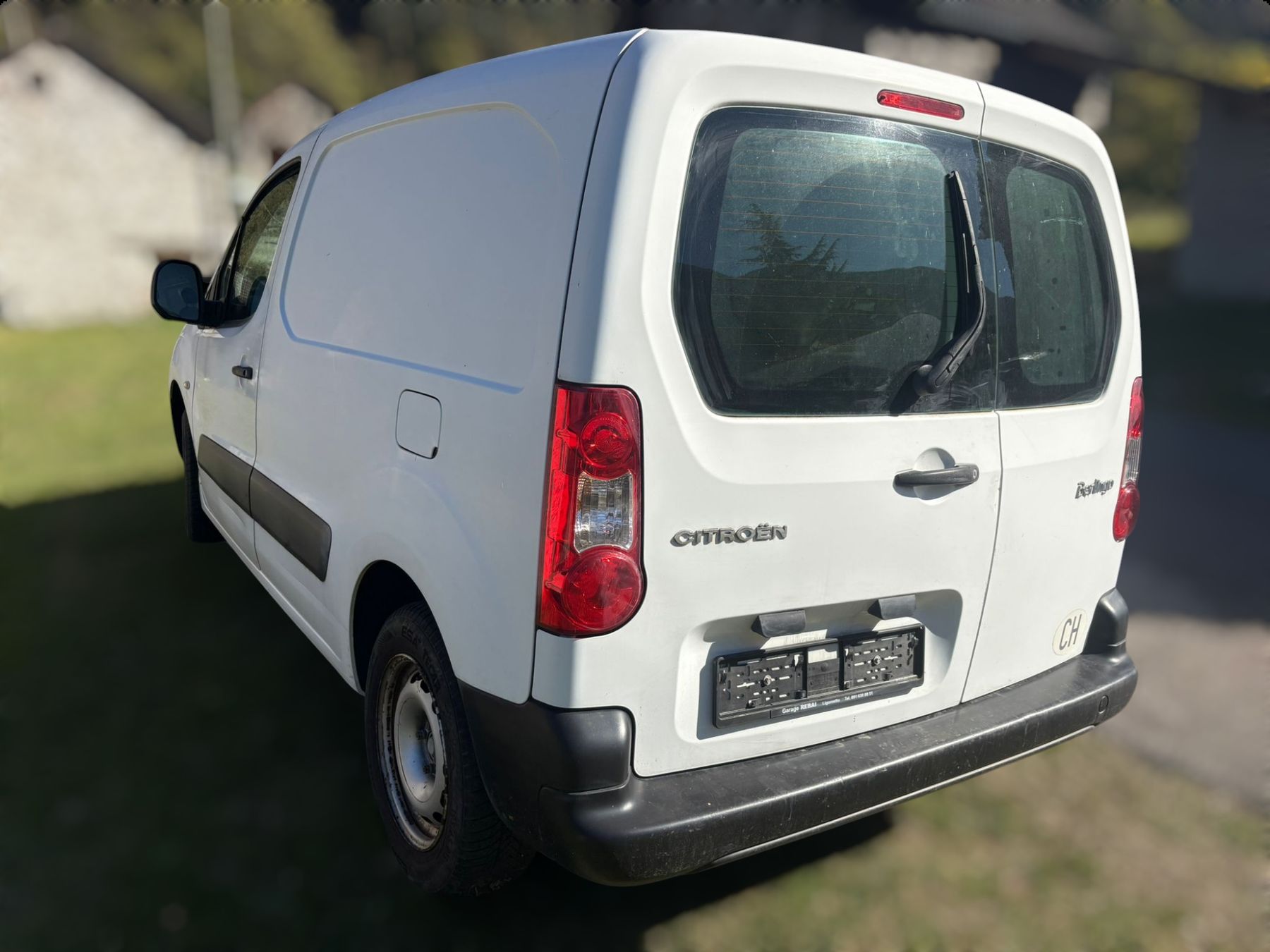 Citroën Veicoli commerciali: Citroën Berlingo 1.6i 16V – Usato da Giubiasco venduto da AUTOTECNICA 4