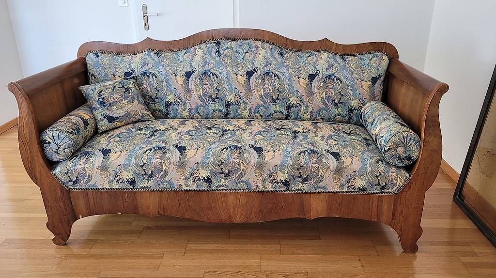 Divani: Sofa antik restauriert elegante Couch Klassiker Möbel – Usato da Zofingen venduto da Loop_ReSale