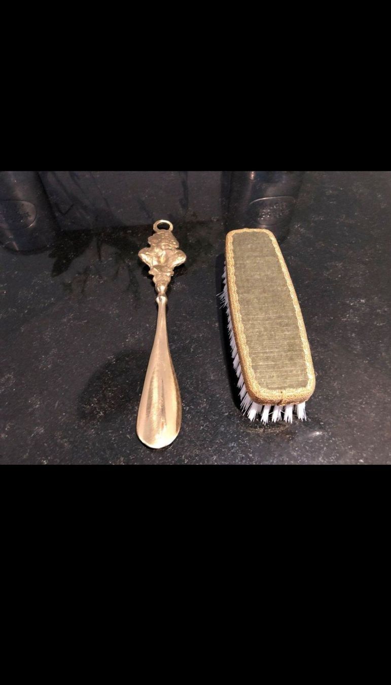 Guardaroba: Schuhlöffel / Kleiderbürste Set – Usato da Döttingen venduto da Kevi85 4