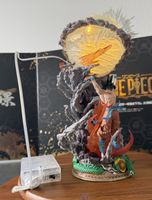 Goku statua Dragon Ball Z con luci
