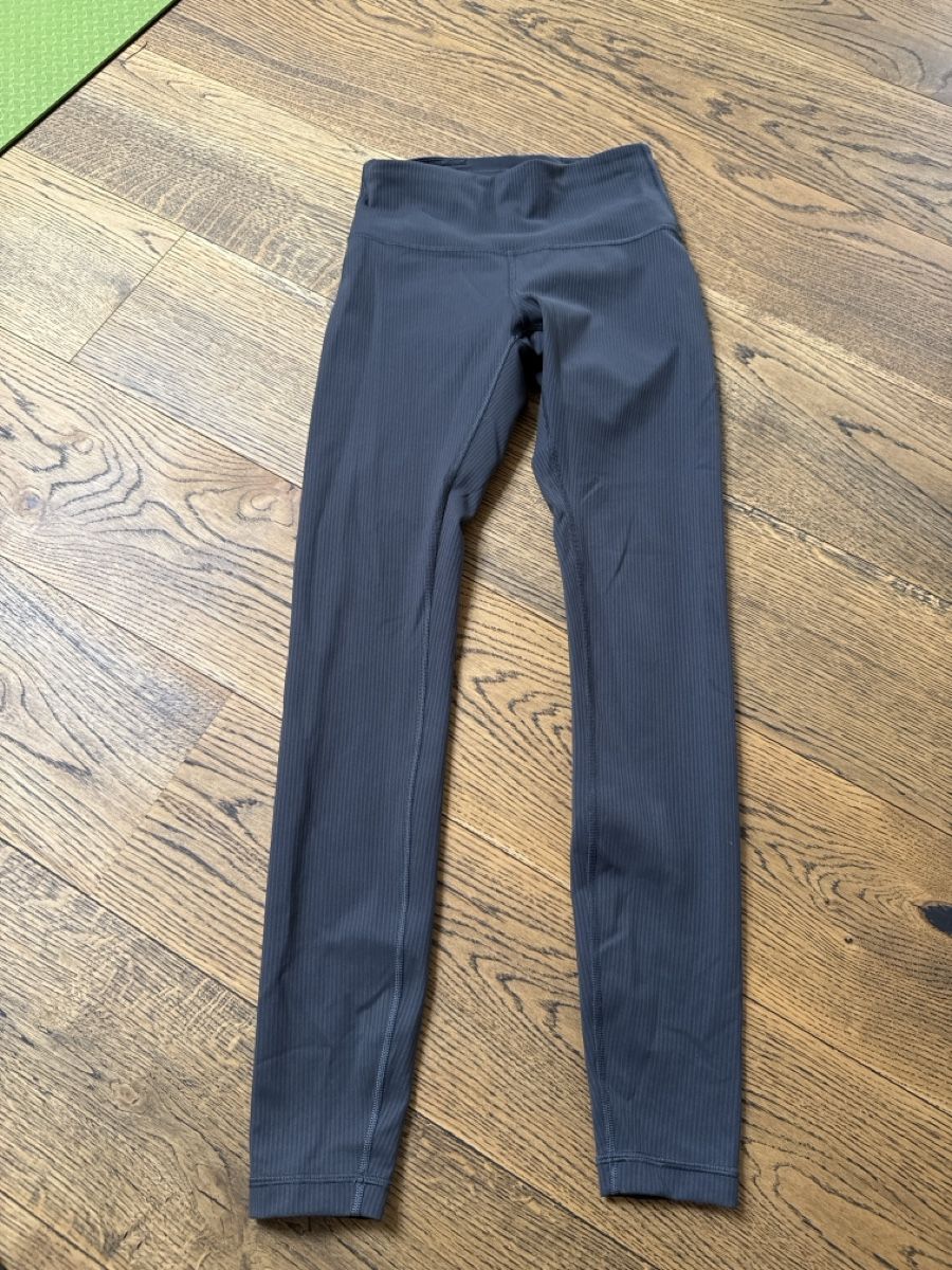 Lululemon Leggings: Lululemon wunder train Gr. 4, nur einmal getragen – D'occasion à Volketswil par nadine2907