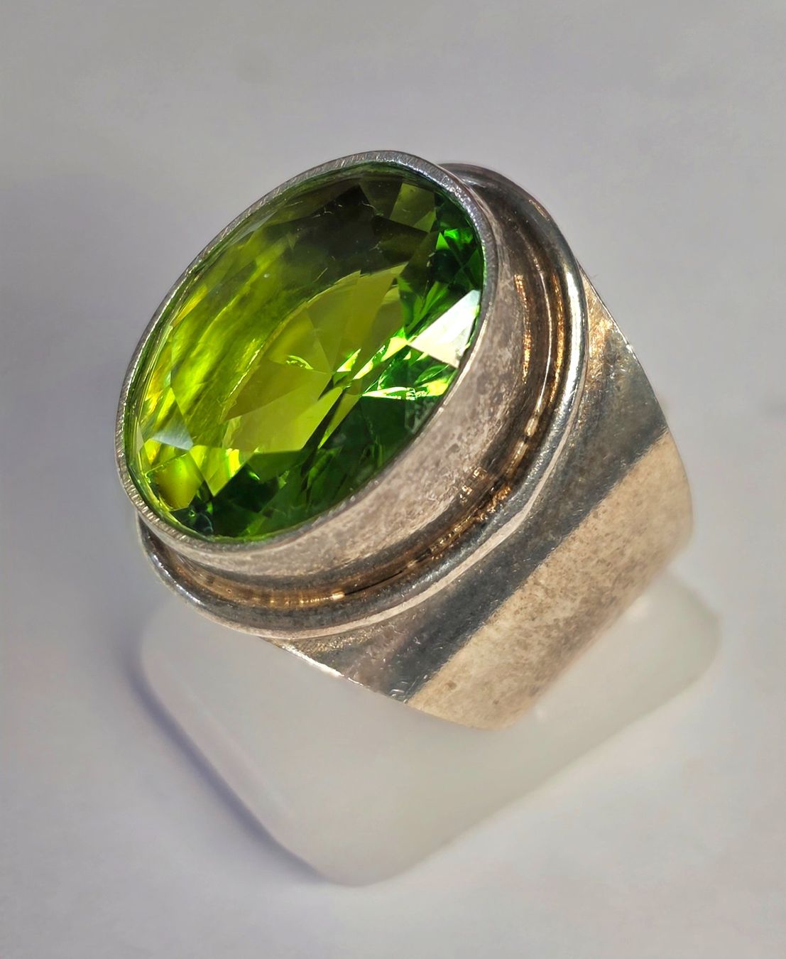 Bagues: Silber Ring mit hellgrünem Stein – Neuf (Voir description) à Zürich par adriben 6