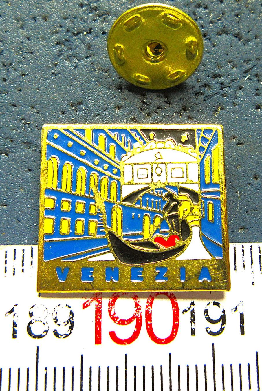 Plaquettes & Badges: VENEZIA GONDOLA PIN – D'occasion à Ettingen par Hausi4711