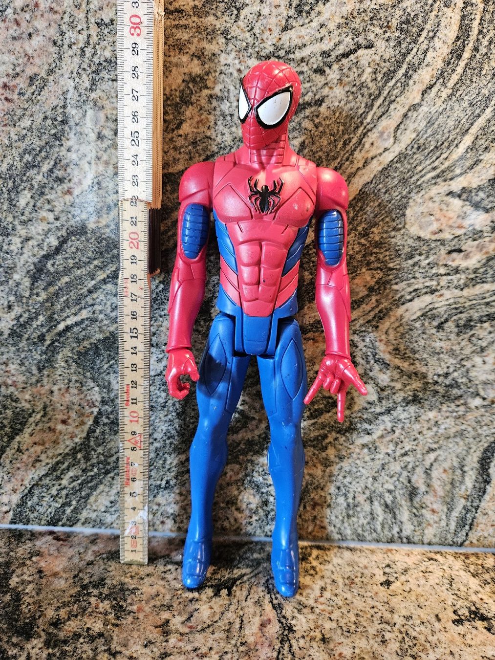 Hasbro Statuette: Coole Spiderman Action Figur, Hasbro, 2018! – Usato da Oberdorf BL venduto da BaldenEagle 2