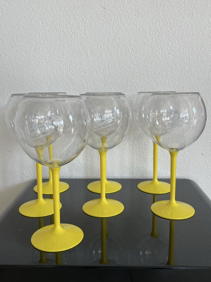Bicchieri: 7 Schweppes Glasses aus Kunststoff – Usato da Richterswil venduto da Prangins9