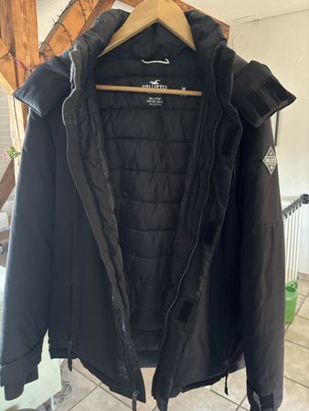 Hollister Puffer Jacket black size M used in very good condi